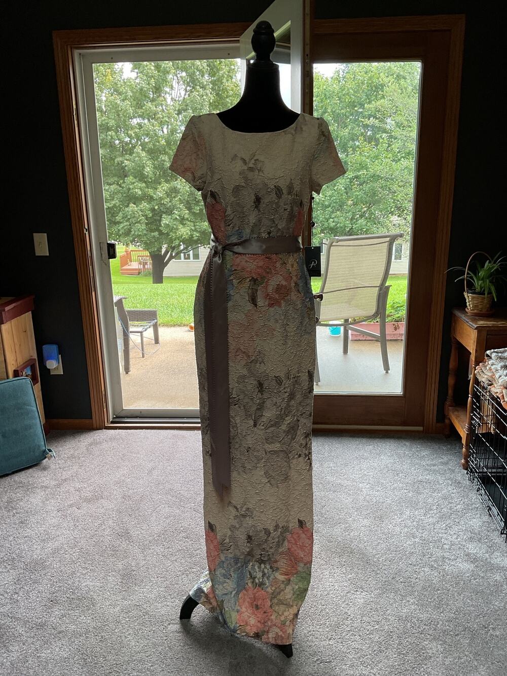Adrianna Papell Floral Matelasse Column Gown Dress Size 4 NWT Ribbon Belt